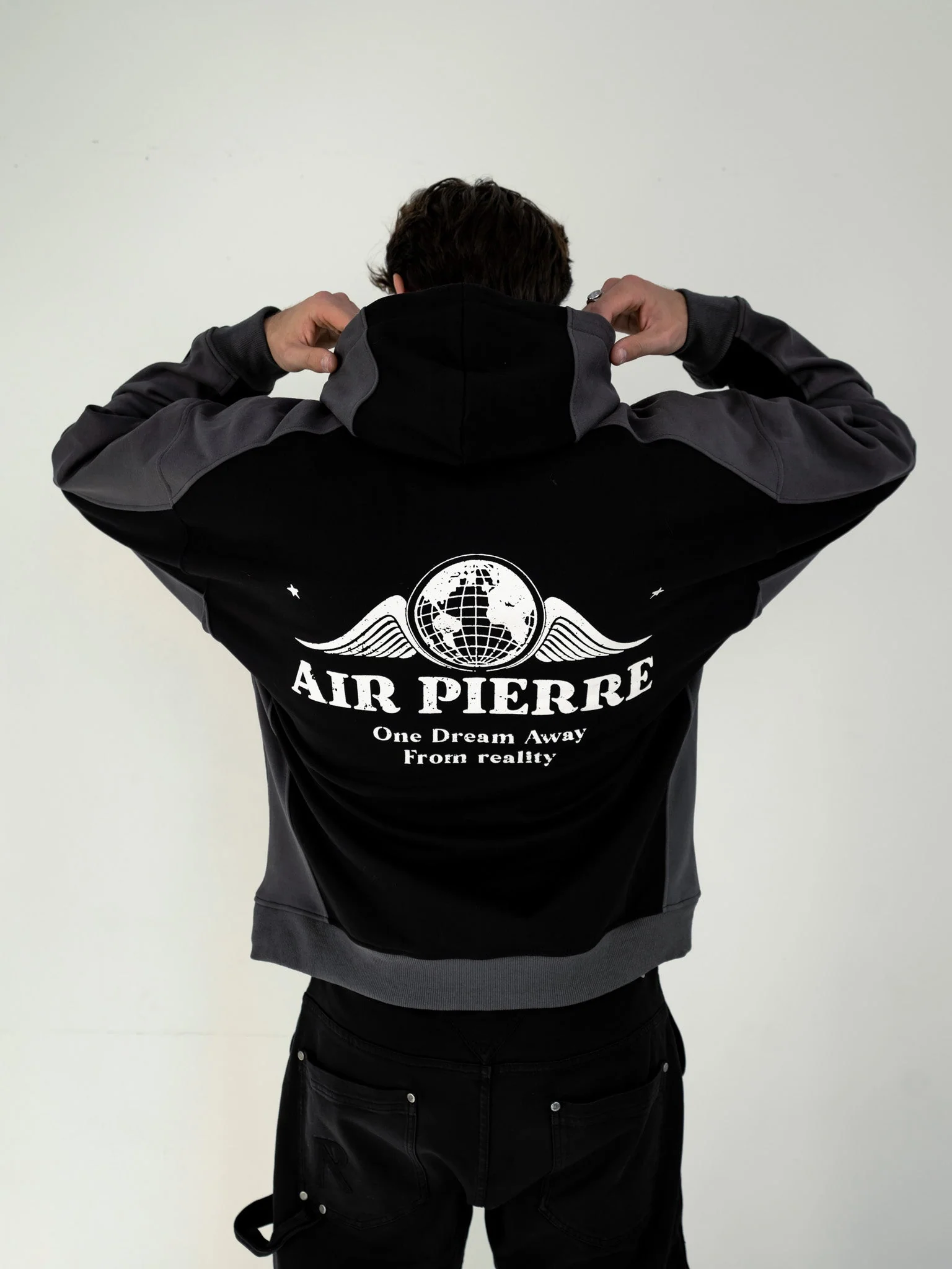 AIR PIERRE Hoodie (Black)
